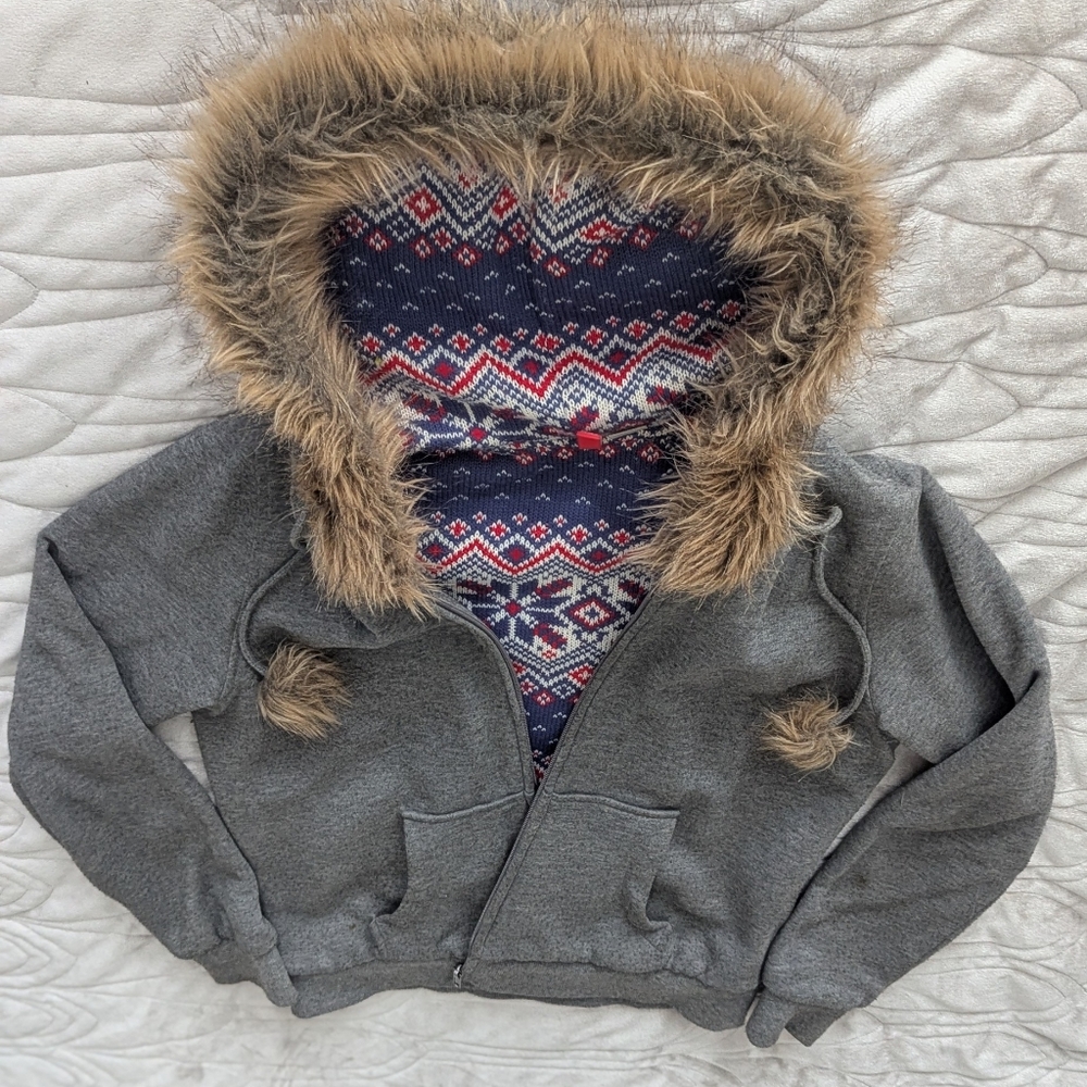 Y2K Vtg Ladies Size 10 Gray Hoodie w/Faux Fur Trim & PomPoms ❄️ Knitted Pattern - Picture 7 of 8